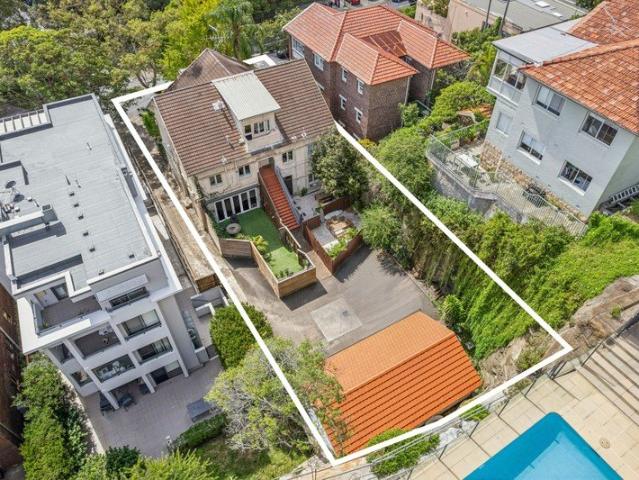 Jewel Investment Opportunity with Development Potential in Blue Ribbon Bellevue Hill