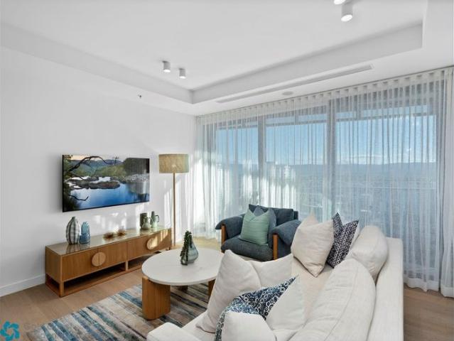 'Jewel' Resort Lifestyle Living 1 bedroom plus study/2nd bedroom fully furnished apartment