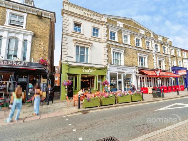 Jewry Street, Winchester, Hampshire. 1 bed flat to rent £895 pcm £207 pw