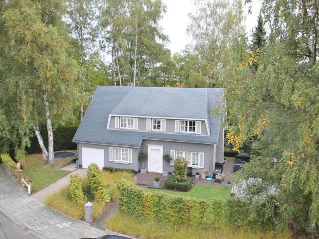 Jezus Eik. Villa 4 bed + study + bath + shower