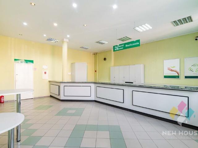Lokal 236 m2 przy głównej ulicy Jezioran — duży potencjał!