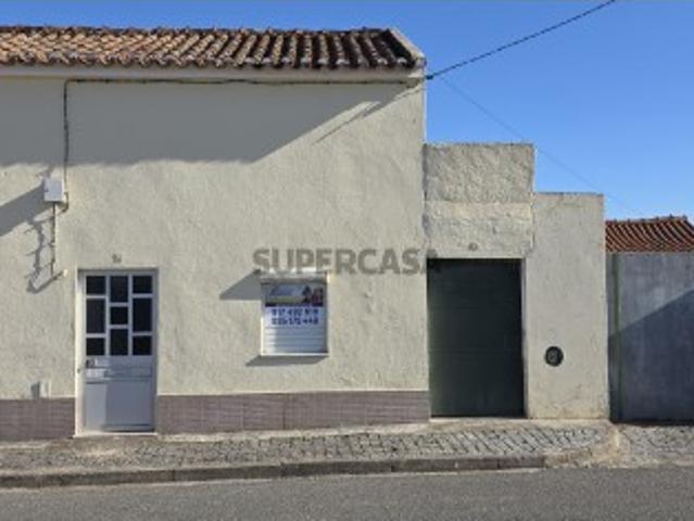 JF Apresenta em exclusivo esta excelente casa