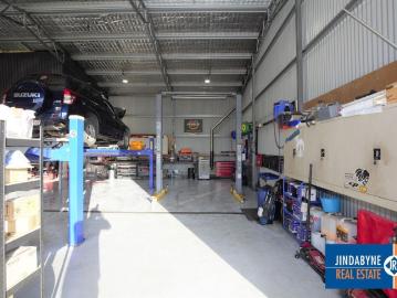 Jindabyne, Snowy River, Victoria - Parking