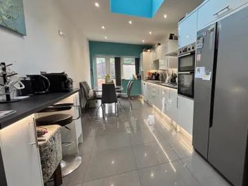 Jiggins Lane, Bartley Green, B32 3EN, United Kingdom | 5 bed apartment for rent #168181564 | Rentberry