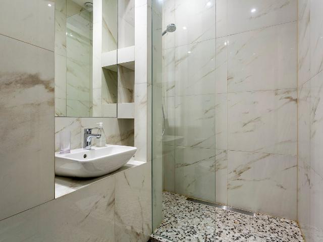 Jikin 2 bedrooms Lyon 6, Lyon Amsterdam Apartments for Rent
