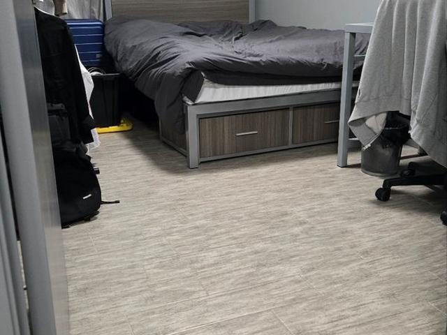 Jiwoo Has a Condo