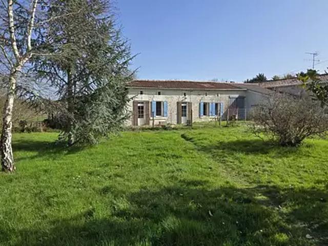 Jonzac 17500 Achat / Vente maison 4 pièces t4 parking