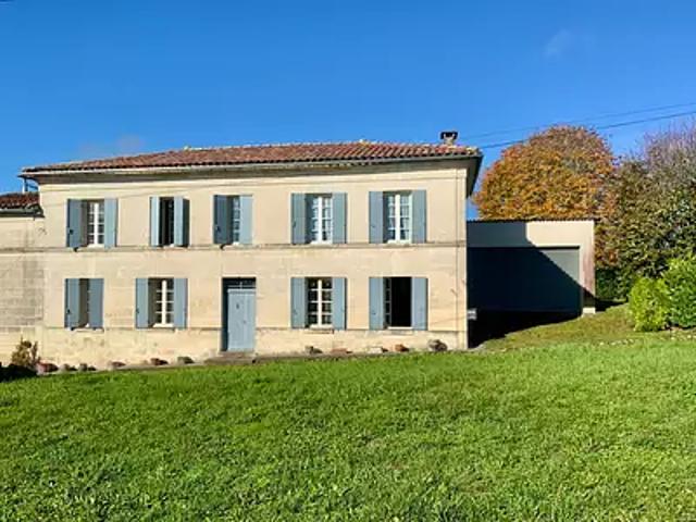 Jonzac 17500 Achat / Vente maison 6 pièces t6 au dernier étage