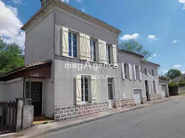 Jonzac 17500 Achat / Vente maison 7 pièces t7 terrasse cave