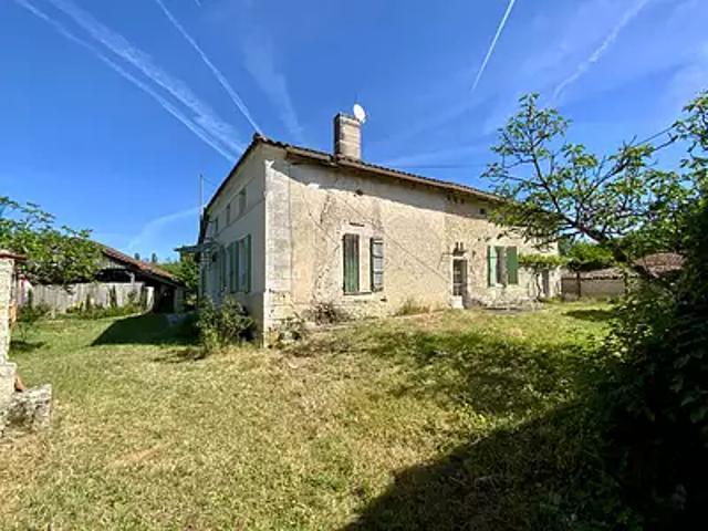 Jonzac 17500 Achat / Vente maison 8 pièces t8 au dernier étage piscine