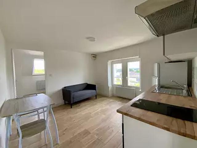 Jonzac 17500 Location appartement 3 pièces t3 au dernier étage parking