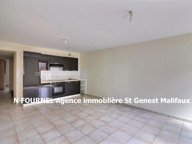 Jonzieux 42660 Appartement 43.69m² cuisine équipée ouverte sur salon séjour, une chambre, SDB avec WC
