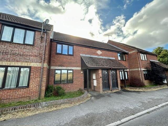 Jones Court, Salisbury, SP4 1 bed maisonette to rent £900 pcm £208 pw