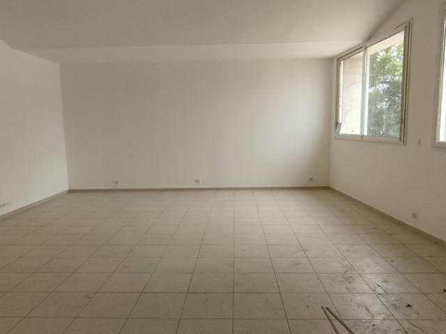 JONQUIERES SAINT VINCENT APPARTEMENT TYPE 3 de 83m2 TERRAS