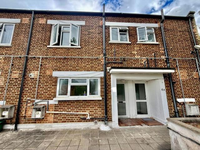 Joel Street, Northwood HA6, 3 bed flat to rent, £1,900 pcm | PrimeLocation