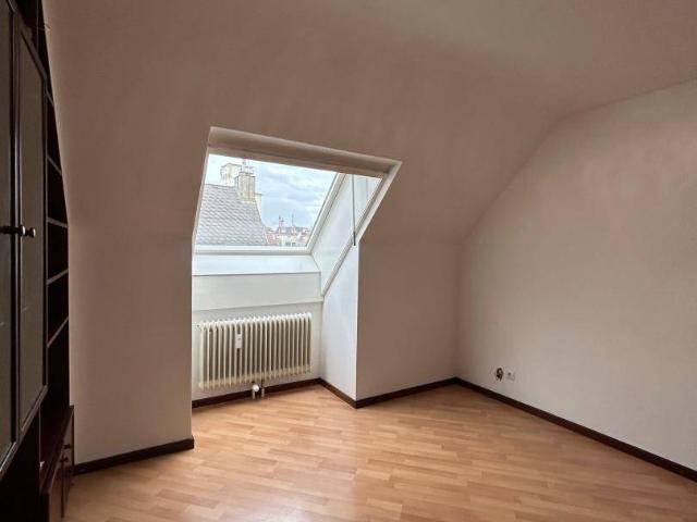 JOHANN NEPOMUK BERGER PLATZNAH DACHGESCHOSSWOHNUNG
