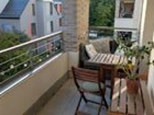 Johannstatd Nähe Uni Klinik: 2 Zi Wohnung mit Balkon, Lift & TG / EBK möglich