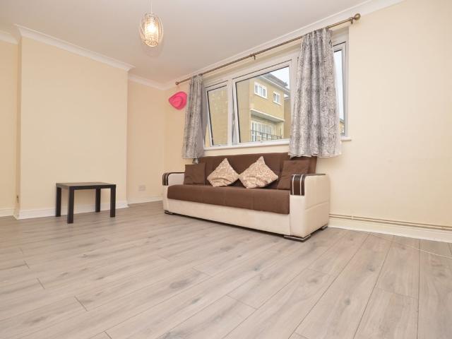 John Mcdonald House, Tower Hamlets E14, 2 bed flat to rent, £2,100 pcm | PrimeLocation