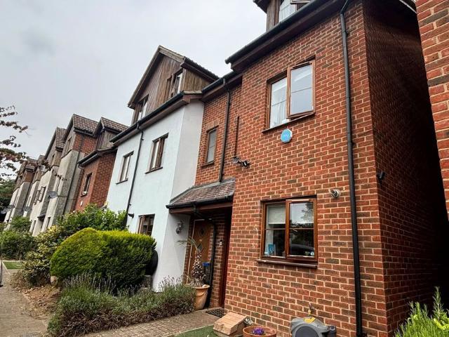 John North Close, High Wycombe, Buckinghamshire HP11, 4 bed terraced house to rent, £2,400 pcm | PrimeLocation