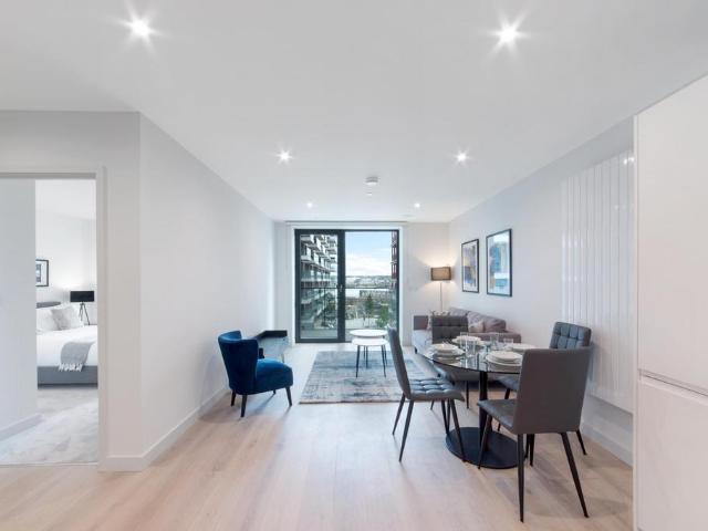 John Cabot House, Royal Wharf. 1 bed apartment to rent £2,200 pcm £508 pw
