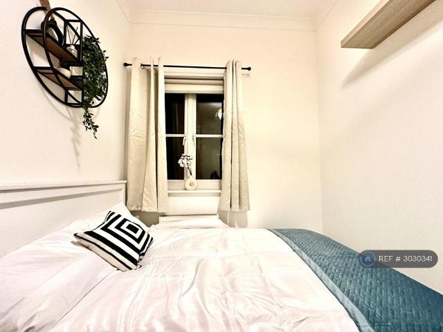 John Conway House, London, SW2 1 bed in a house share to rent £850 pcm £196 pw