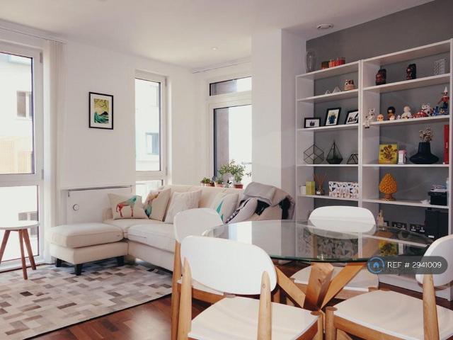 John Donne Way, London, SE10 3 bed flat to rent £3,300 pcm £762 pw