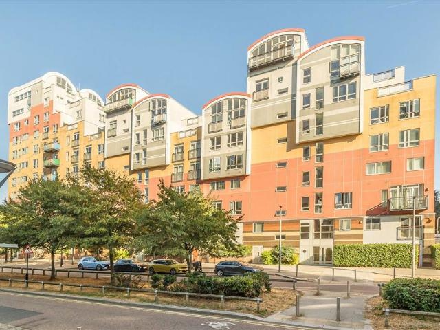 John Harrison Way, Greenwich SE10, 2 bed flat to rent, £2,450 pcm | PrimeLocation