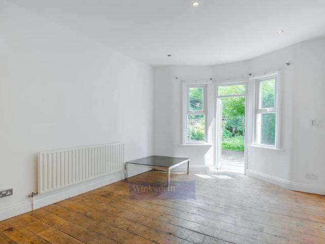 JOHN RUSKIN STREET, SE5 2 bed flat to rent £2,496 pcm £576 pw