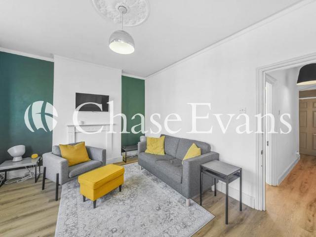 John Ruskin Street, Walworth, London. 3 bed flat to rent £3,600 pcm £831 pw