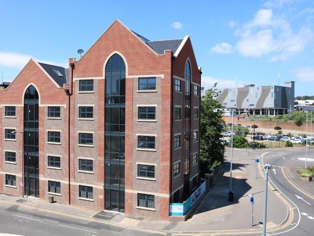 John St, Luton LU1, 1 bed flat to rent, £1,175 pcm | PrimeLocation