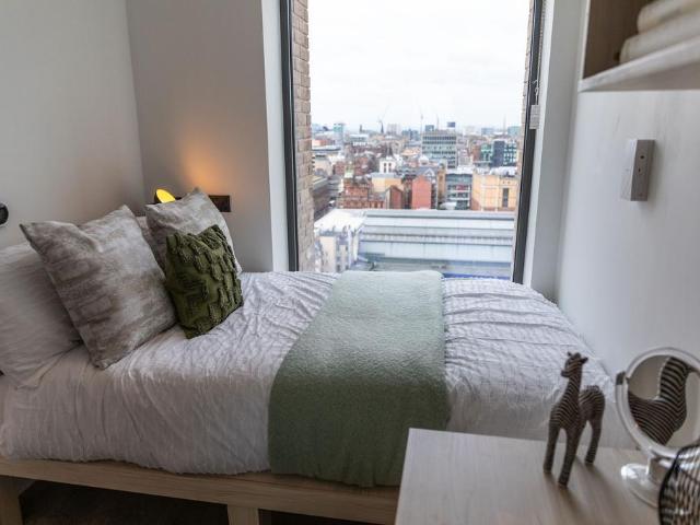 John Street 1 bed private hall to rent £1,018 pcm £235 pw