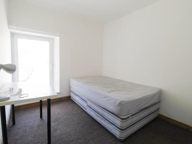 John Street, Treforest CF37 1 bed house to rent £300 pcm £69 pw