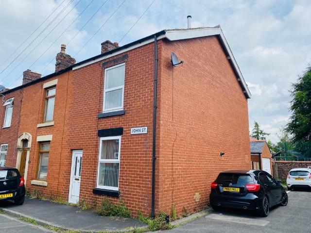 John Street, Chorley, PR7 2 bed end of terrace house to rent £850 pcm £196 pw
