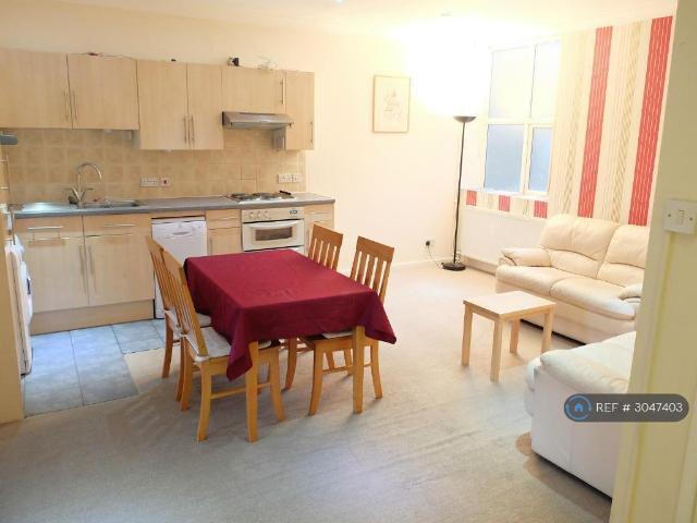 John Street, Luton, LU1 2 bed flat to rent £1,300 pcm £300 pw