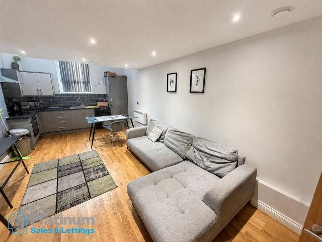John William Street, Huddersfield 1 bed apartment to rent £850 pcm £196 pw