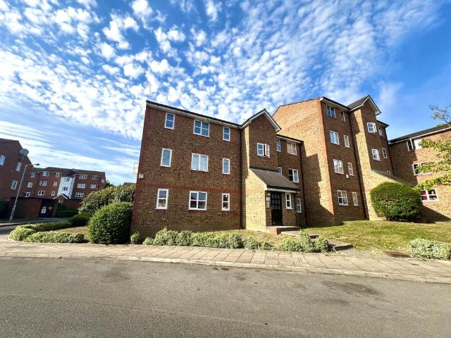 John Williams Close, London, SE14 Studio to rent £1,375 pcm £317 pw