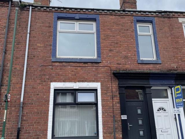 John Williamson Street, South. 2 bed flat to rent £650 pcm £150 pw