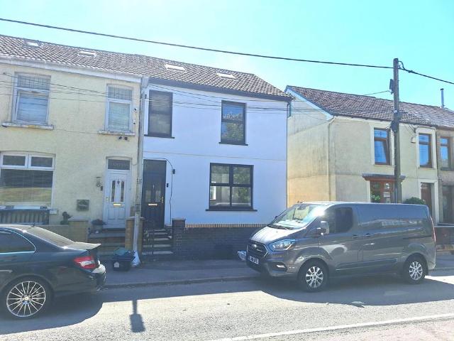 Johns Terrace, Port Talbot SA12 4 bed house to rent £950 pcm £219 pw