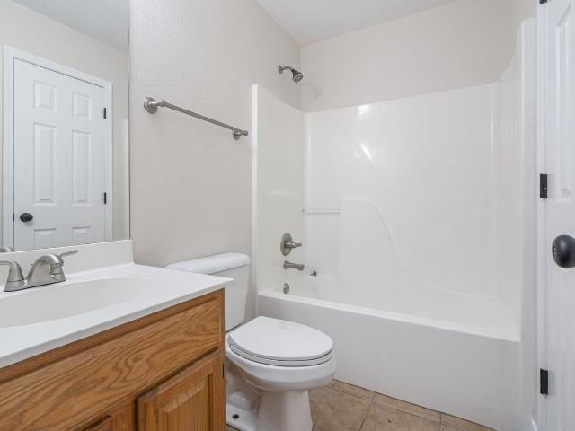 Johnson Switch Townhomes 3 Bedroom Apartment for Rent at 2500 Bowman Dr, Springdale, AR 72762
