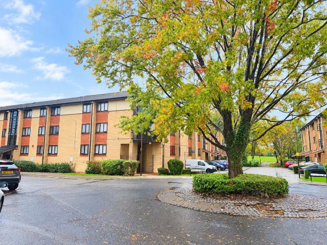 Johnston Place, Milton Keynes MK6, 2 bed flat to rent, £1,350 pcm | PrimeLocation