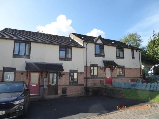 Johnstown, Carmarthen, 2 bed house to rent £850 pcm £196 pw