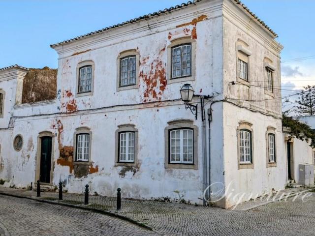 Joia histórica da renovação bem no centro de São Brás de Alp. 0m² São Brás De Alportel