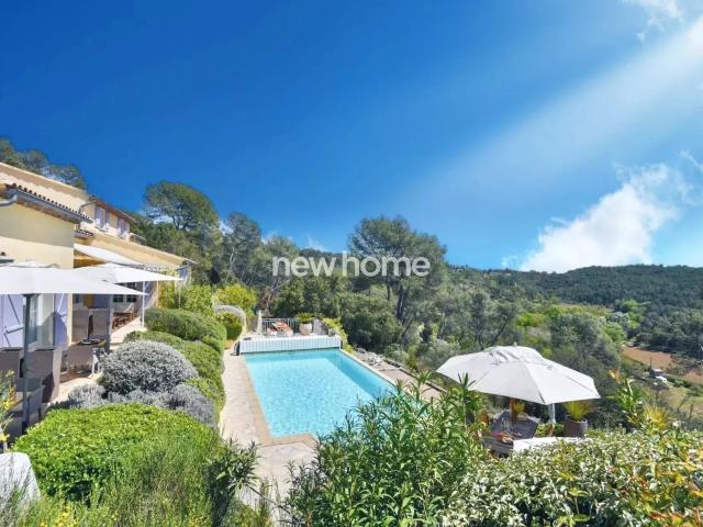 Joie villa avec une vue panoramique, 6 chambre proche du vil. 254m² Entrecasteaux