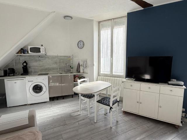 Joli appartement meublé de 24m2, centre ville proche des The