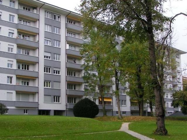 Joli appartement ave balcon