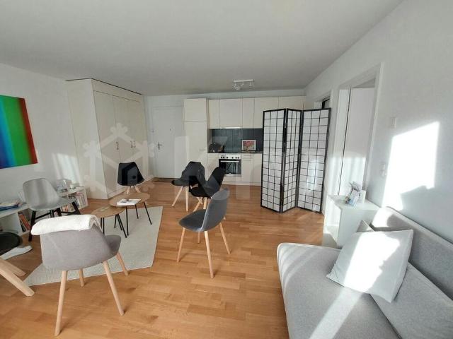 JOLI APPARTEMENT DE 2.5 PIECES AVEC BALCON CENTRE VILLE
