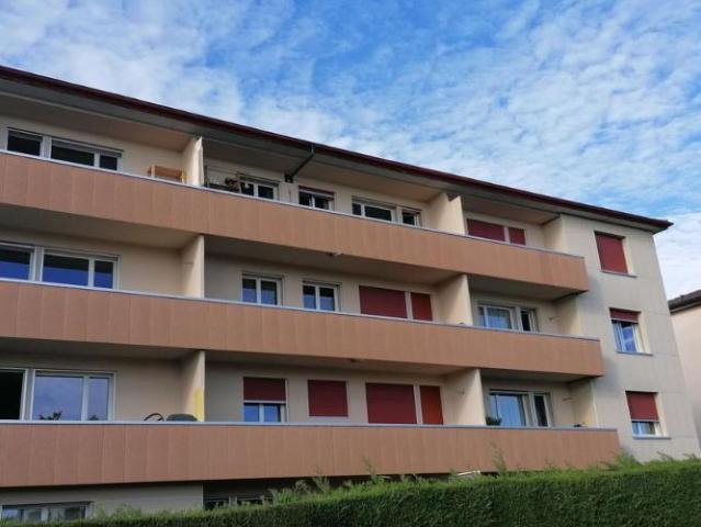 Joli appartement situé dans un quartier calme et verdoyant avec vue sur le lac