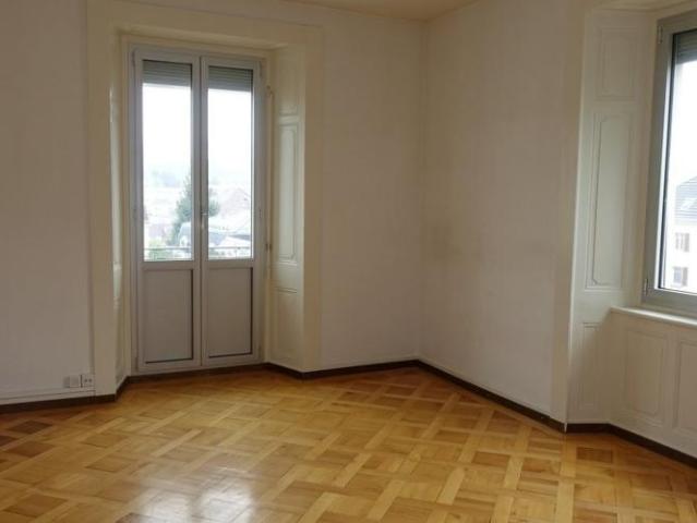 JOLI LOGEMENT AVEC BALCON