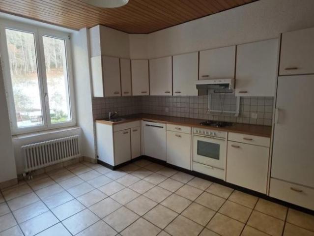 JOLI LOGEMENT A LOUER AVEC BALCON