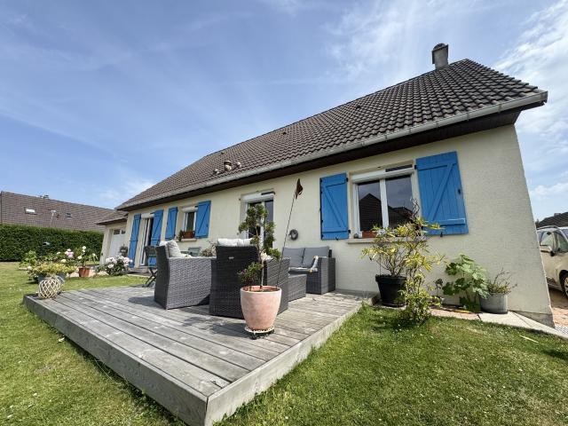 JOLI PAVILLON DES ANNEES 80 IDEALEMENT SITUE AVEC AUTONOMIE DE PLAIN PIED
